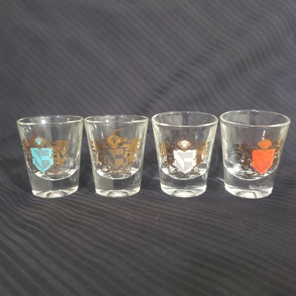 Coat of Arms Shot Glasses Camelot Rumpus Set - Picture 2 of 11